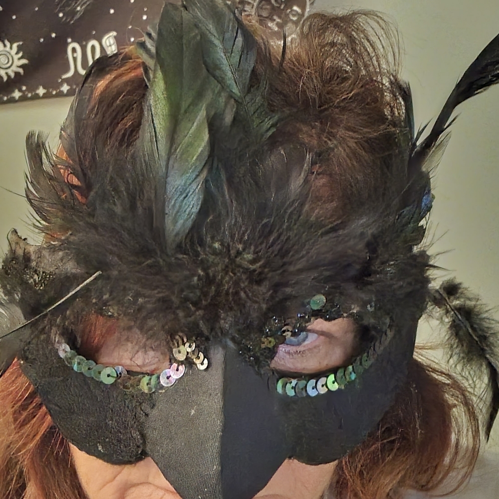 Mascaraed mask - Picture 3 of 8